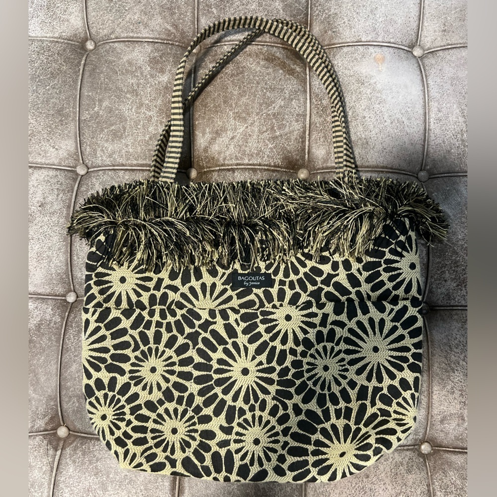 Gorgeous Bagolitas by Janice floral tapestry tote EUC
